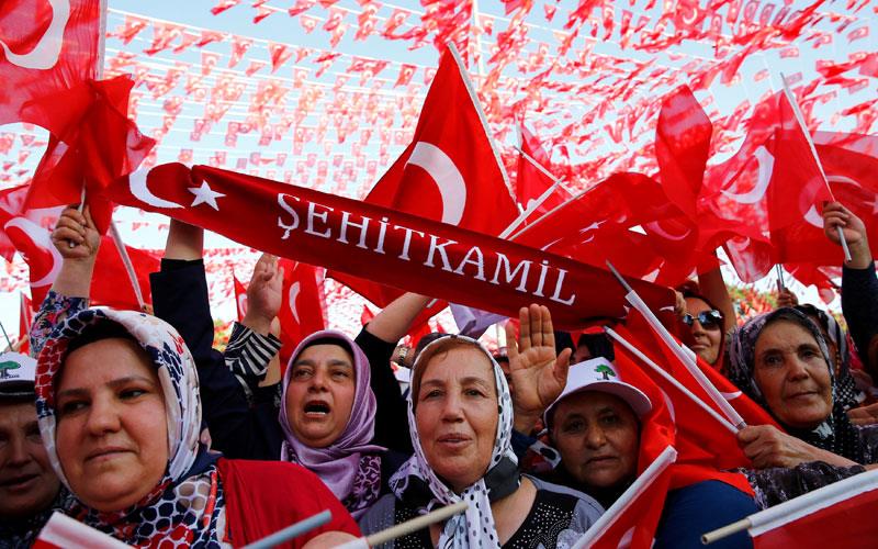 i-epinoisi-paradoseon-stin-tourkia-tou-erntogan