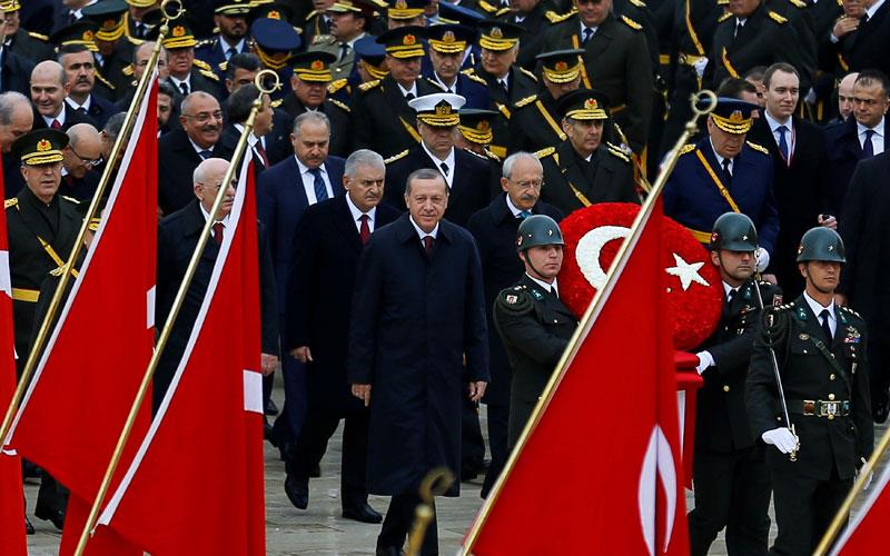 tourkia-tria-diaforetika-syntagmata-tessera-praxikopimata-kai-61-kyverniseis