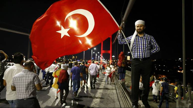 2016-07-21T205351Z_1991903977_LR1EC7L1M1GQY_RTRMADP_3_TURKEY-SECURITY